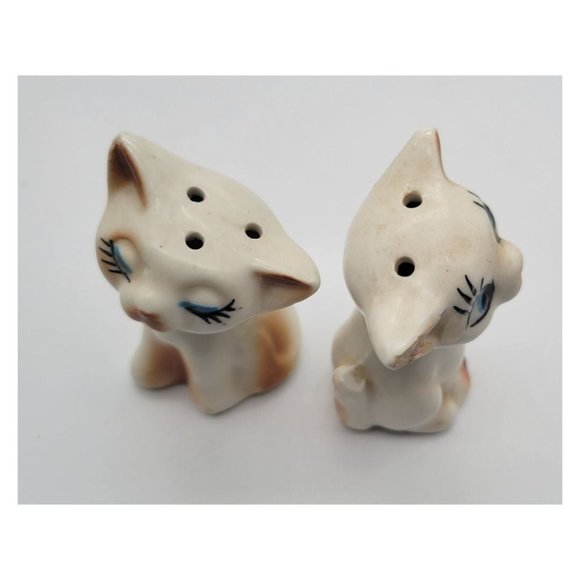 Vintage 1960's Siamese Cat Salt and Pepper Shakers Knick Knacks - Picture 5 of 7